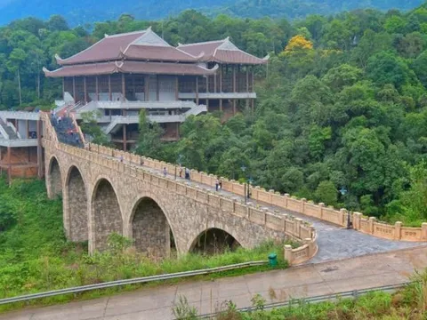 Bắc Giang: Phát triển sản phẩm du lịch văn hóa - tâm linh Tây Yên Tử