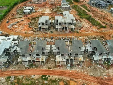 Dãy biệt thự dự án Wynham Thanh Thủy xây xong sau 1 ngày cấp phép