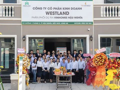 West Land khai trương chi nhánh Hậu Nghĩa: Mở rộng mạng lưới, vươn tầm phát triển!
