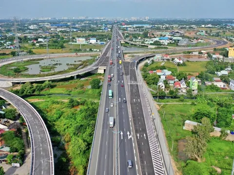 Kinh tế Việt Nam 2025: Tăng trưởng ấn tượng nhờ 'Bộ tứ chiến lược'