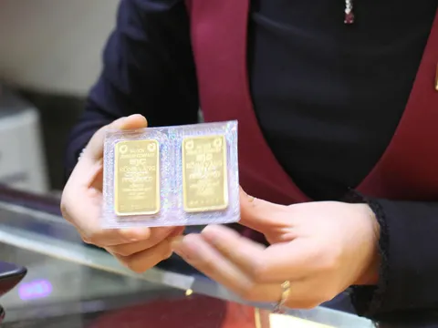 NHNN sẽ mở rộng quyền nhập khẩu có kiểm soát để tăng cung vàng