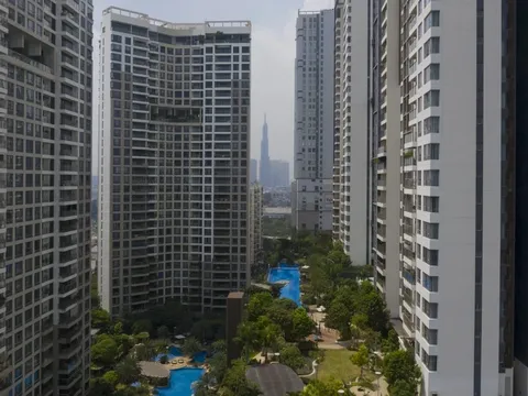 Lãi suất tăng lên 13-14%/năm, người vay mua nhà 'méo mặt'